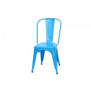 כסא כחול ממתכת