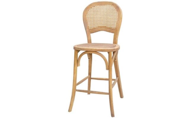 כסא בר מעוצב מעץ עם מושב ארוג, מתאים לתכנון סלון ומטבח מודרני.