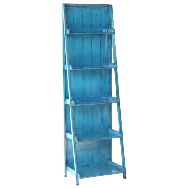 מדף עץ כחול עם ארבעה מדפים פתוחים, מתאים לעיצוב סלון או חדר שינה.