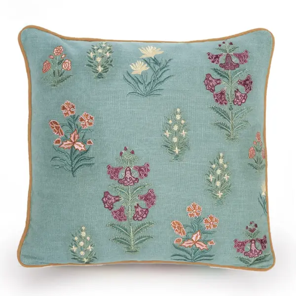 כרית נוי לסלון בריקמת פרחים טורקיז- הבית של עידה